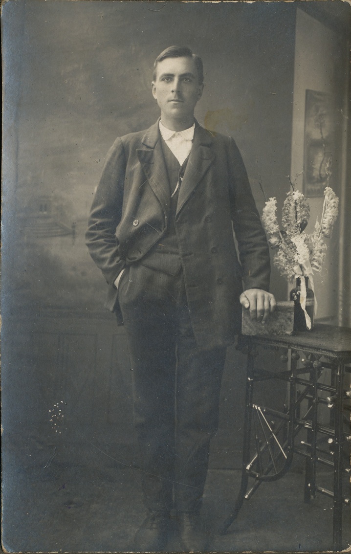 assets/Uploads/_resampled/SetWidth718-10-StanislovasMeskovskisgirininkas-1923.jpg